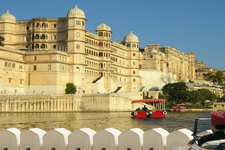 Udaipur sightseeing cab